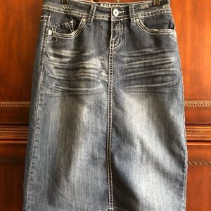 Hydraulic denim skirt